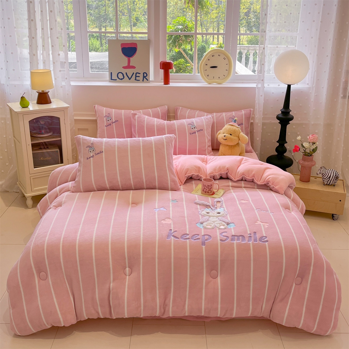 91家纺网 家纺一手货源 找家纺 星座家纺 2025新款A类牛奶绒贴布绣冬被被子被芯 微笑黛露