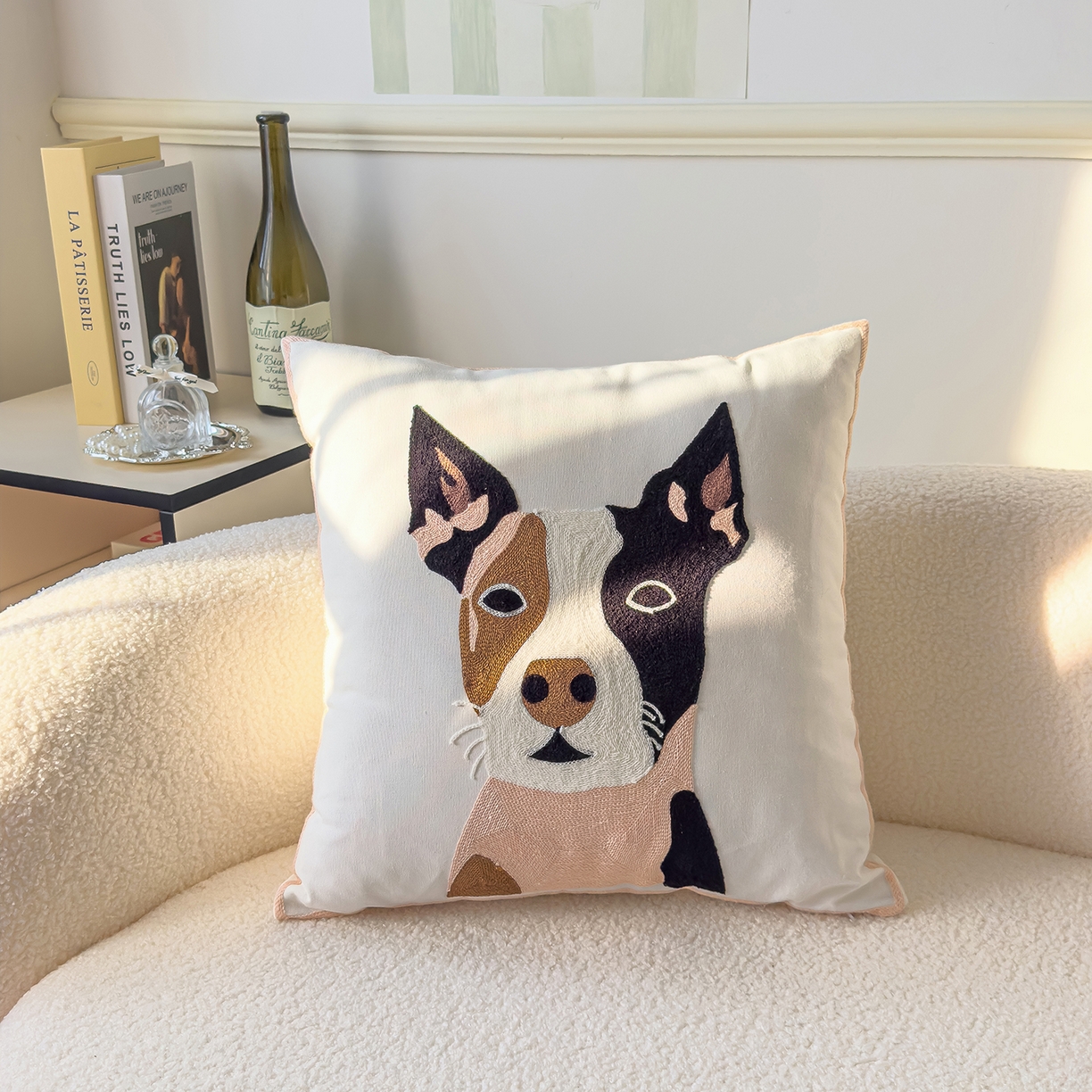 91家纺网 家纺一手货源 找家纺 诺可 2025新款全棉毛巾绣立体感跨境外贸跳色碰撞系类抱枕抱枕套 小狗