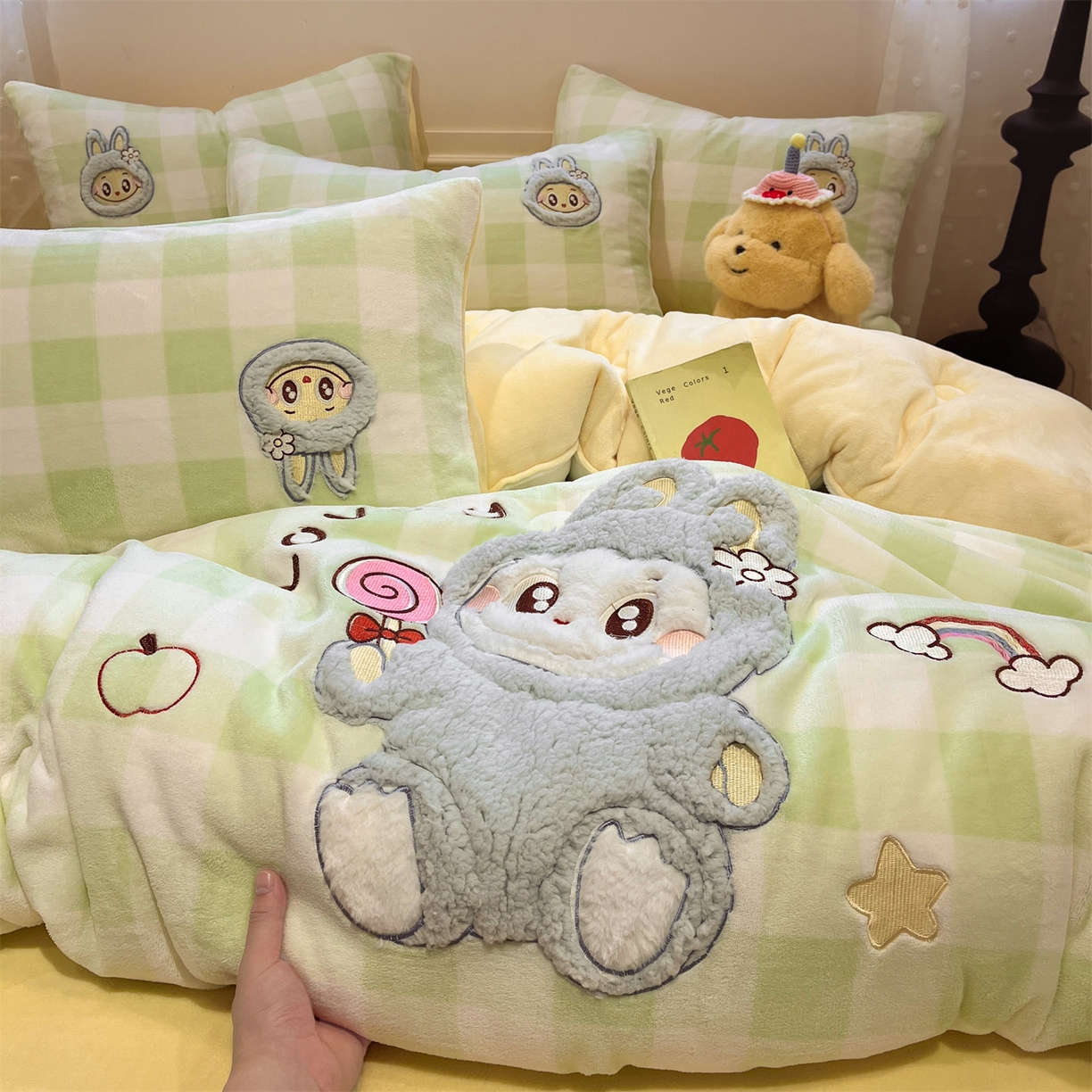 91家纺网 家纺一手货源 找家纺 星座家纺 2025新款A类牛奶绒贴布绣冬被被子被芯 拉布布