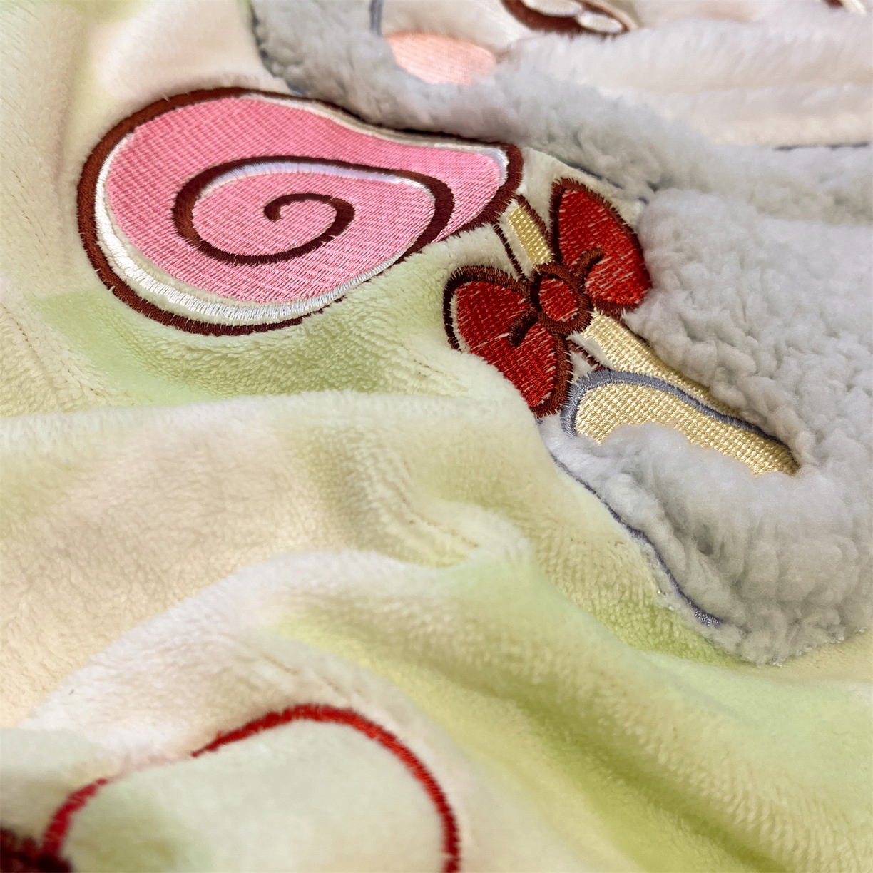 91家纺网 家纺一手货源 找家纺 星座家纺 2025新款A类牛奶绒贴布绣冬被被子被芯 拉布布