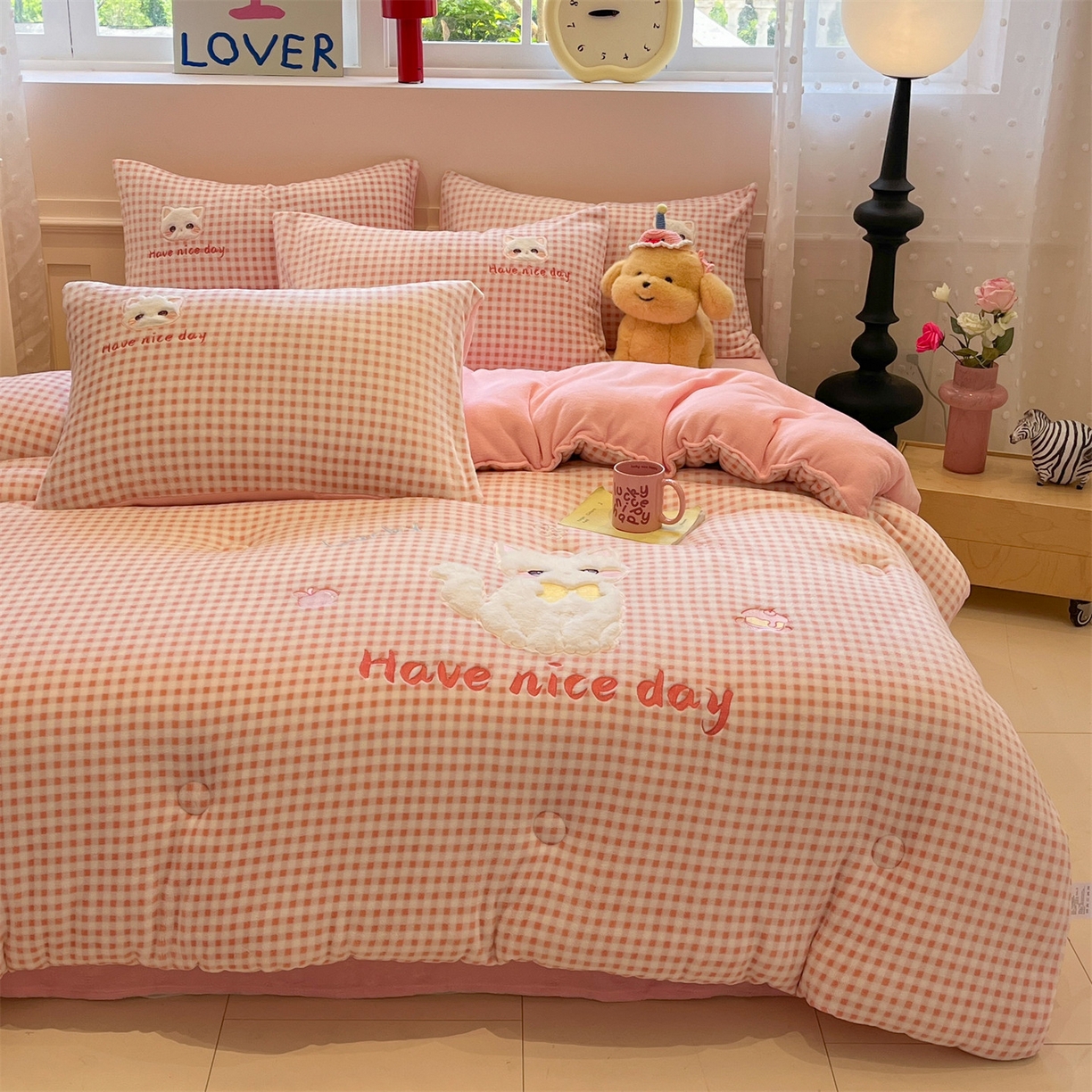 91家纺网 家纺一手货源 找家纺 星座家纺 2025新款A类牛奶绒贴布绣冬被被子被芯 萌宠小猫