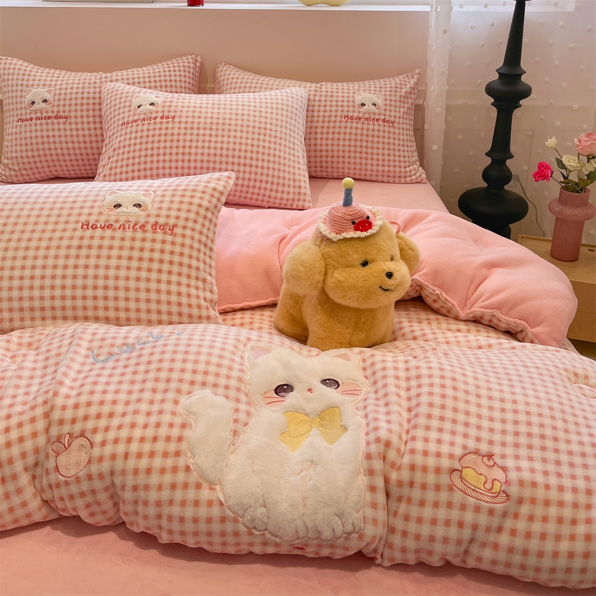 91家纺网 家纺一手货源 找家纺 星座家纺 2025新款A类牛奶绒贴布绣冬被被子被芯 萌宠小猫