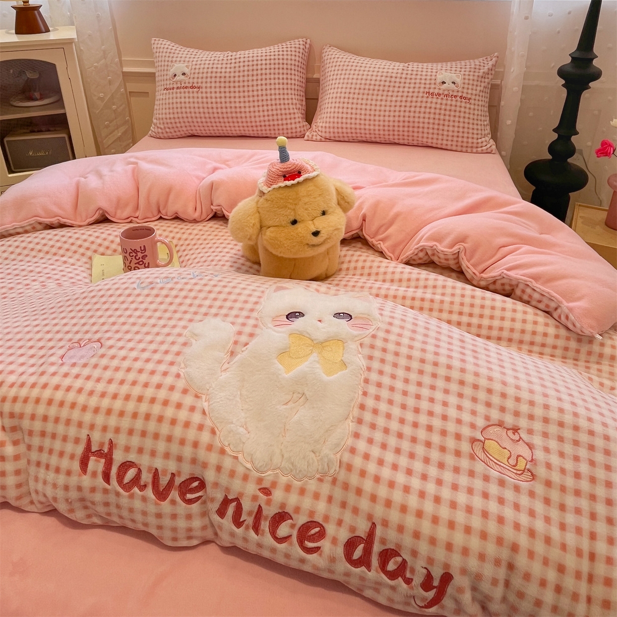 91家纺网 家纺一手货源 找家纺 星座家纺 2025新款A类牛奶绒贴布绣冬被被子被芯 萌宠小猫