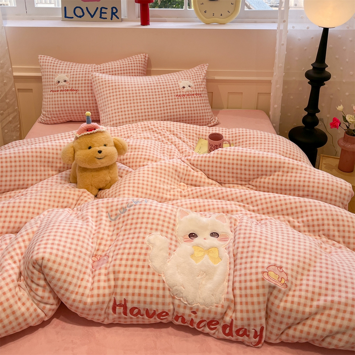 91家纺网 家纺一手货源 找家纺 星座家纺 2025新款A类牛奶绒贴布绣冬被被子被芯 萌宠小猫