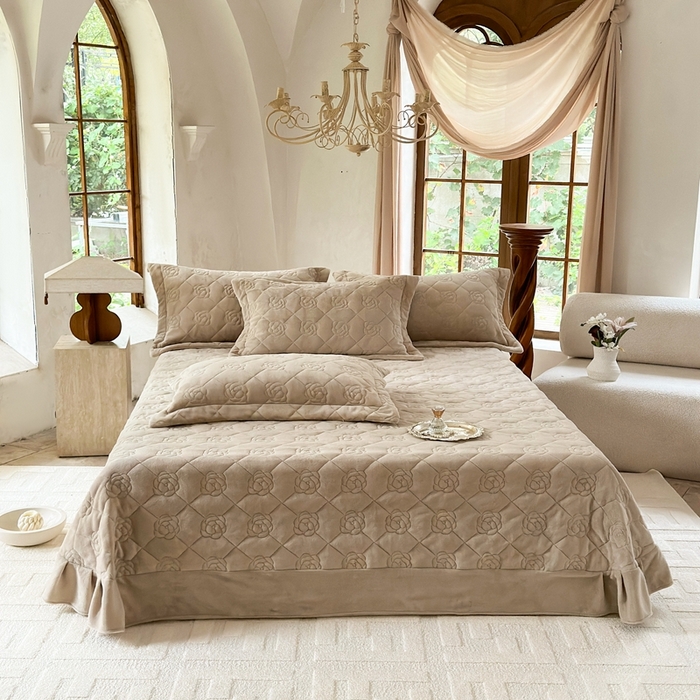 91家纺网 家纺一手货源 找家纺 （总）7V 2025新款牛奶绒床盖