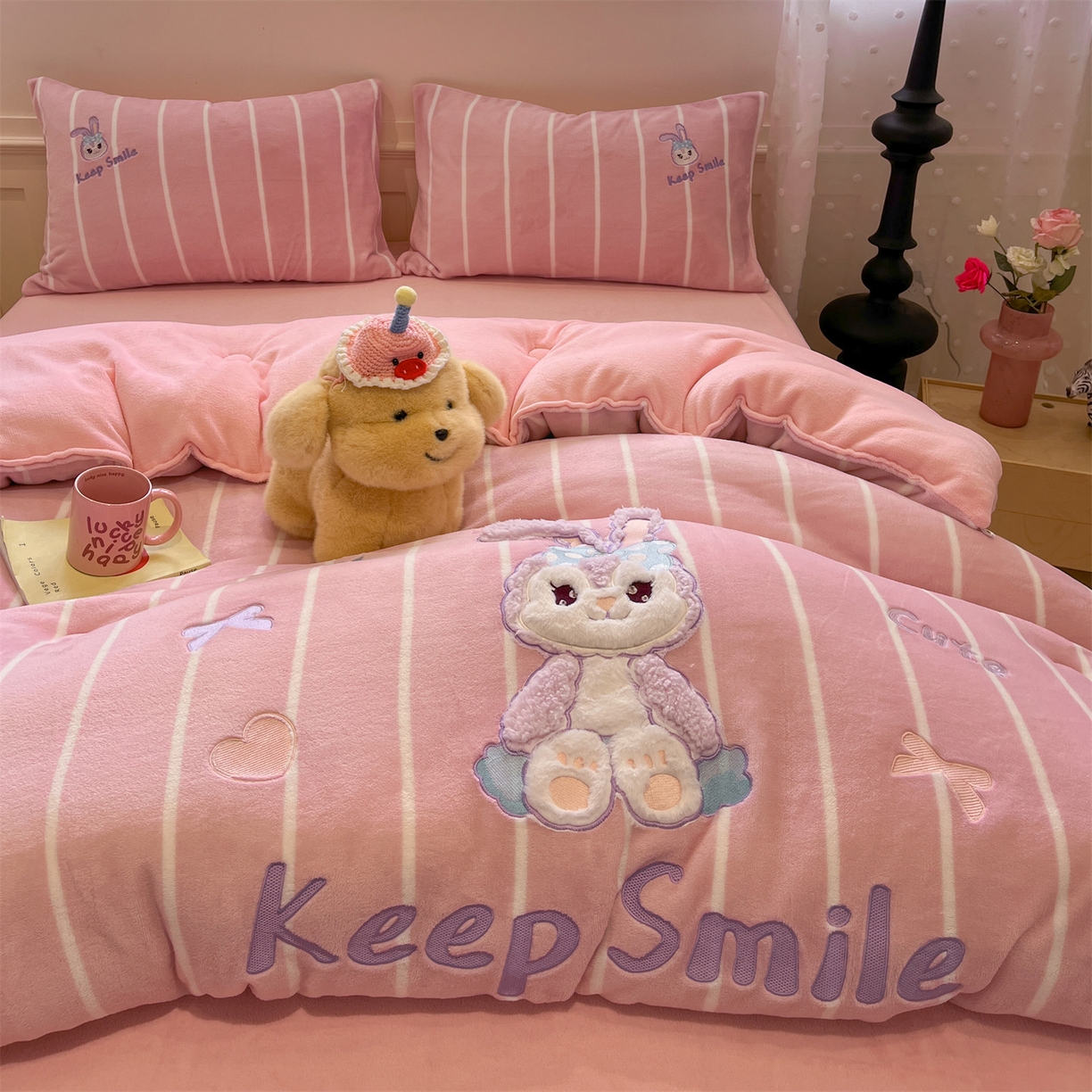 91家纺网 家纺一手货源 找家纺 星座家纺 2025新款A类牛奶绒贴布绣冬被被子被芯 微笑黛露