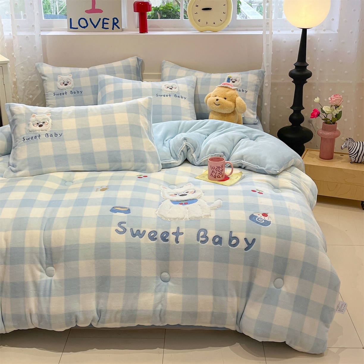 91家纺网 家纺一手货源 找家纺 星座家纺 2025新款A类牛奶绒贴布绣冬被被子被芯 眼镜汪