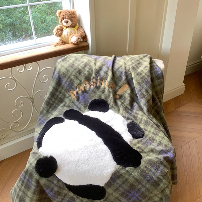 91家纺网 家纺一手货源 找家纺 桃喜 2025秋冬新款仿生羊绒毛毯毯子 绿格熊猫