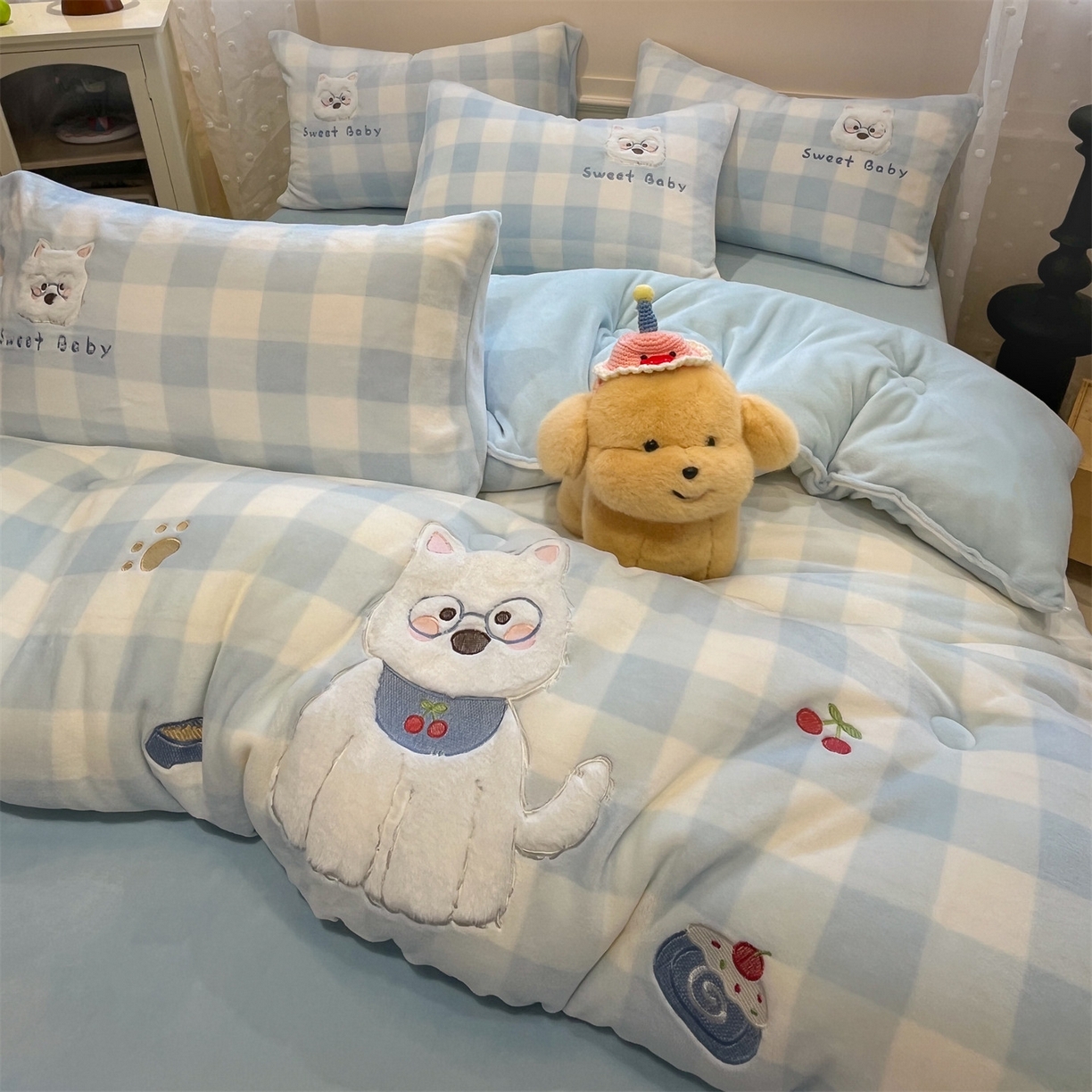 91家纺网 家纺一手货源 找家纺 星座家纺 2025新款A类牛奶绒贴布绣冬被被子被芯 眼镜汪