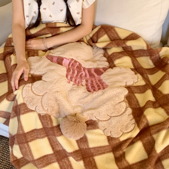 91家纺网 家纺一手货源 找家纺 桃喜 2025秋冬新款仿生羊绒毛毯毯子 咖格围巾小熊