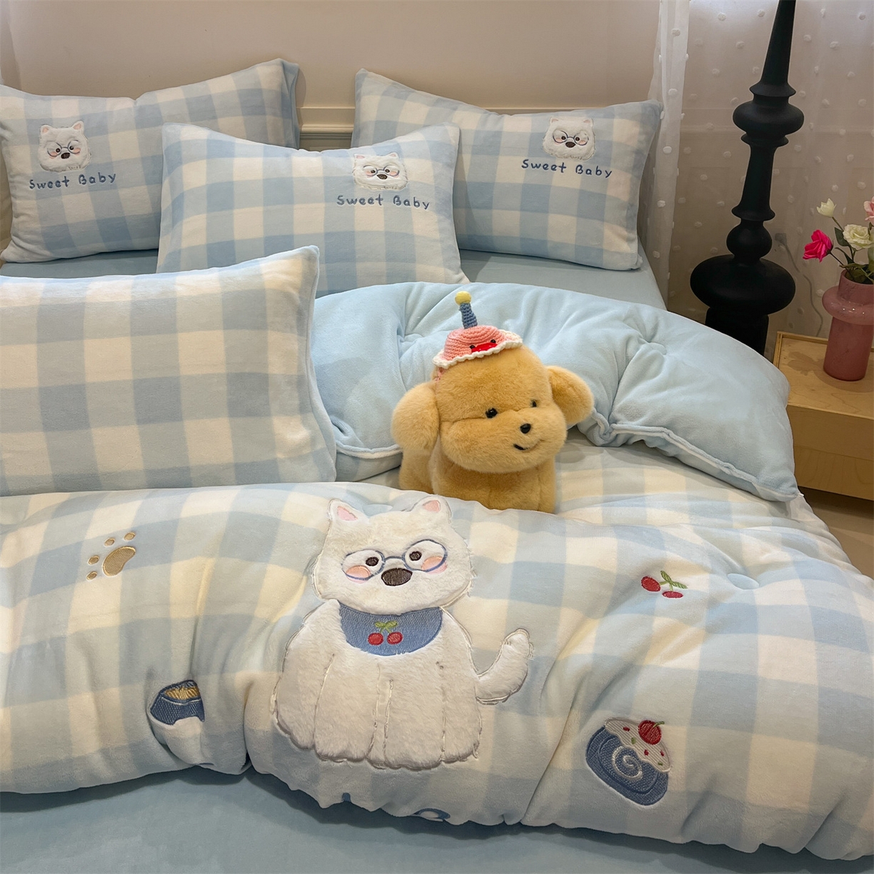 91家纺网 家纺一手货源 找家纺 星座家纺 2025新款A类牛奶绒贴布绣冬被被子被芯 眼镜汪