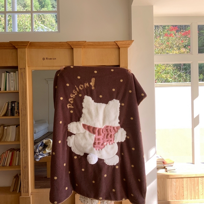 91家纺网 家纺一手货源 找家纺 桃喜 2025秋冬新款仿生羊绒毛毯毯子 波点围巾狗狗