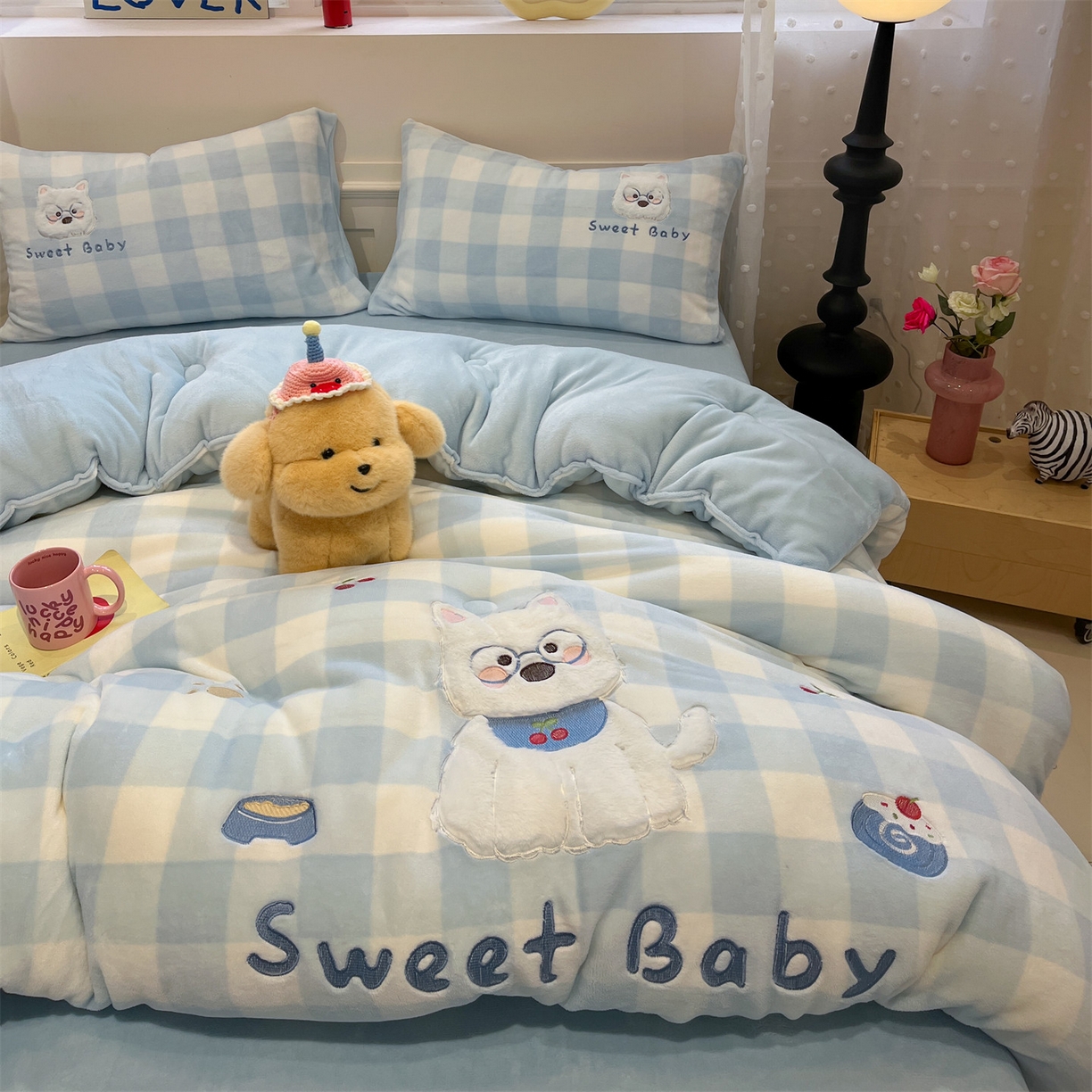 91家纺网 家纺一手货源 找家纺 星座家纺 2025新款A类牛奶绒贴布绣冬被被子被芯 眼镜汪