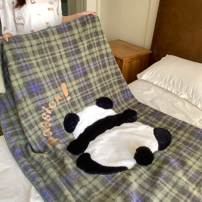 91家纺网 家纺一手货源 找家纺 桃喜 2025秋冬新款仿生羊绒毛毯毯子 绿格熊猫