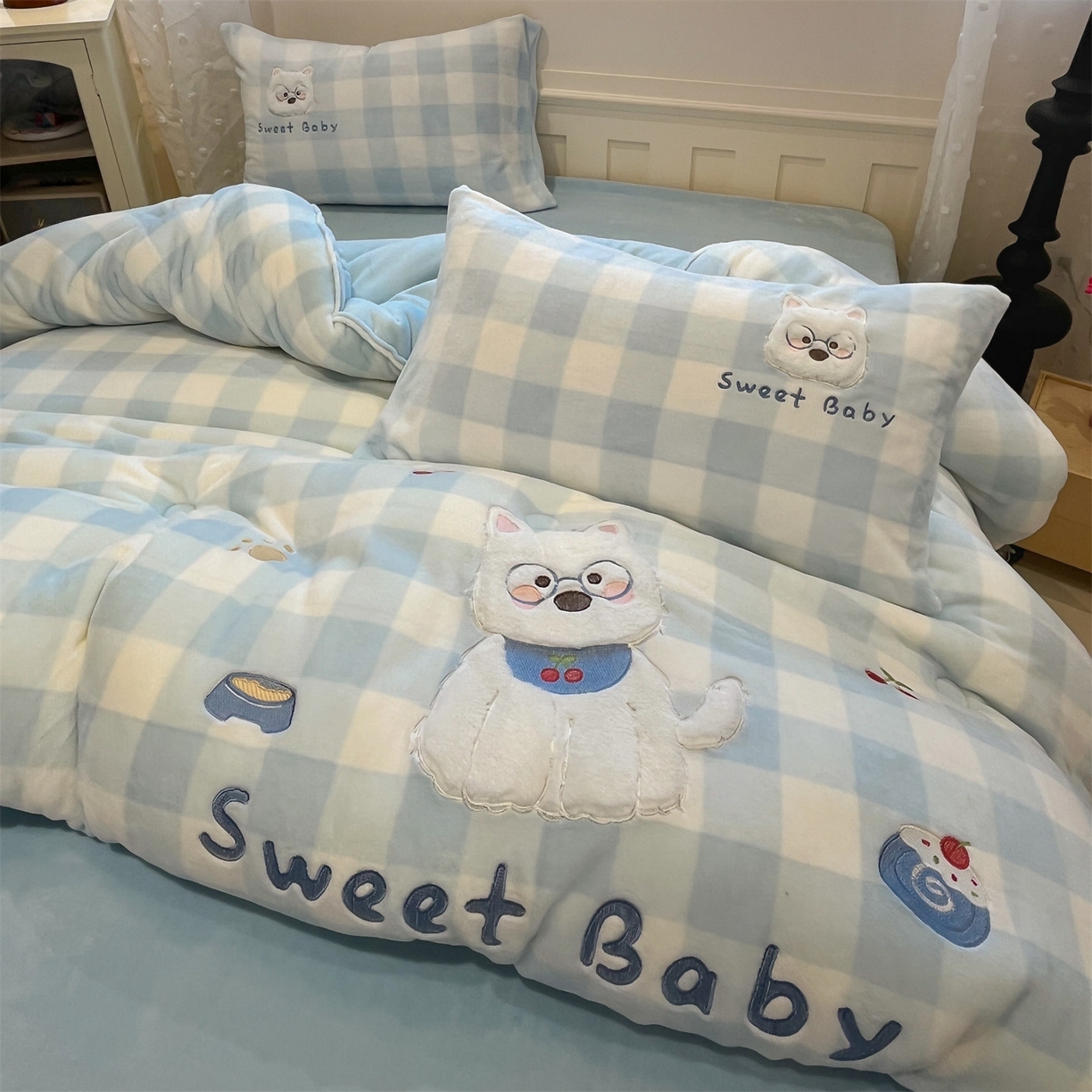 91家纺网 家纺一手货源 找家纺 星座家纺 2025新款A类牛奶绒贴布绣冬被被子被芯 眼镜汪