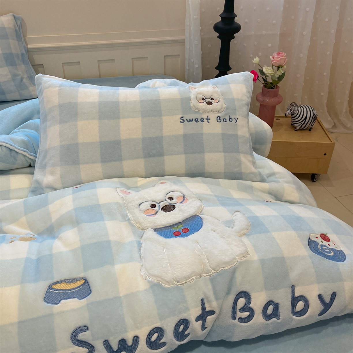 91家纺网 家纺一手货源 找家纺 星座家纺 2025新款A类牛奶绒贴布绣冬被被子被芯 眼镜汪