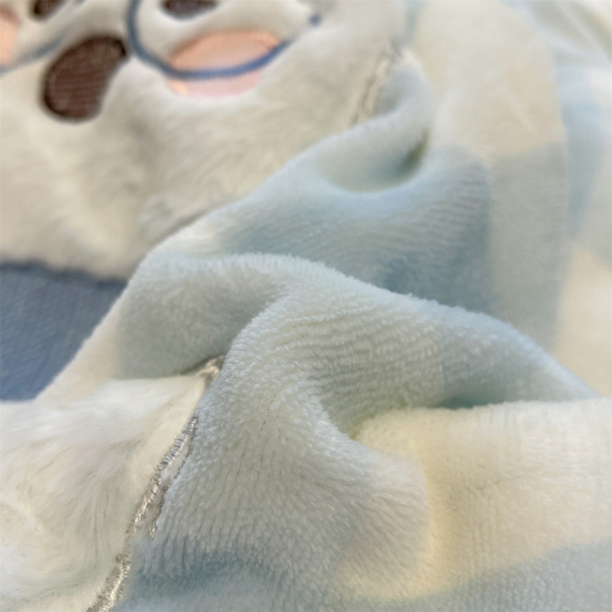 91家纺网 家纺一手货源 找家纺 星座家纺 2025新款A类牛奶绒贴布绣冬被被子被芯 眼镜汪