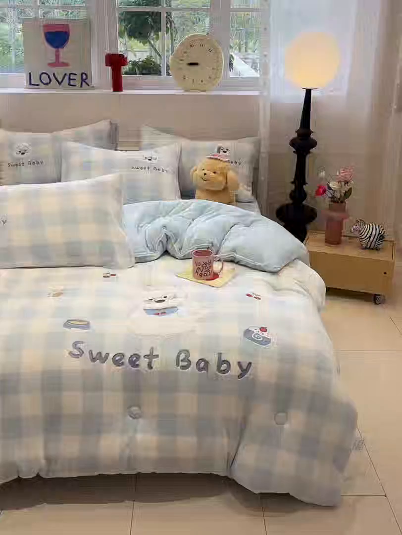 91家纺网 家纺一手货源 找家纺 星座家纺 2025新款A类牛奶绒贴布绣冬被被子被芯 眼镜汪