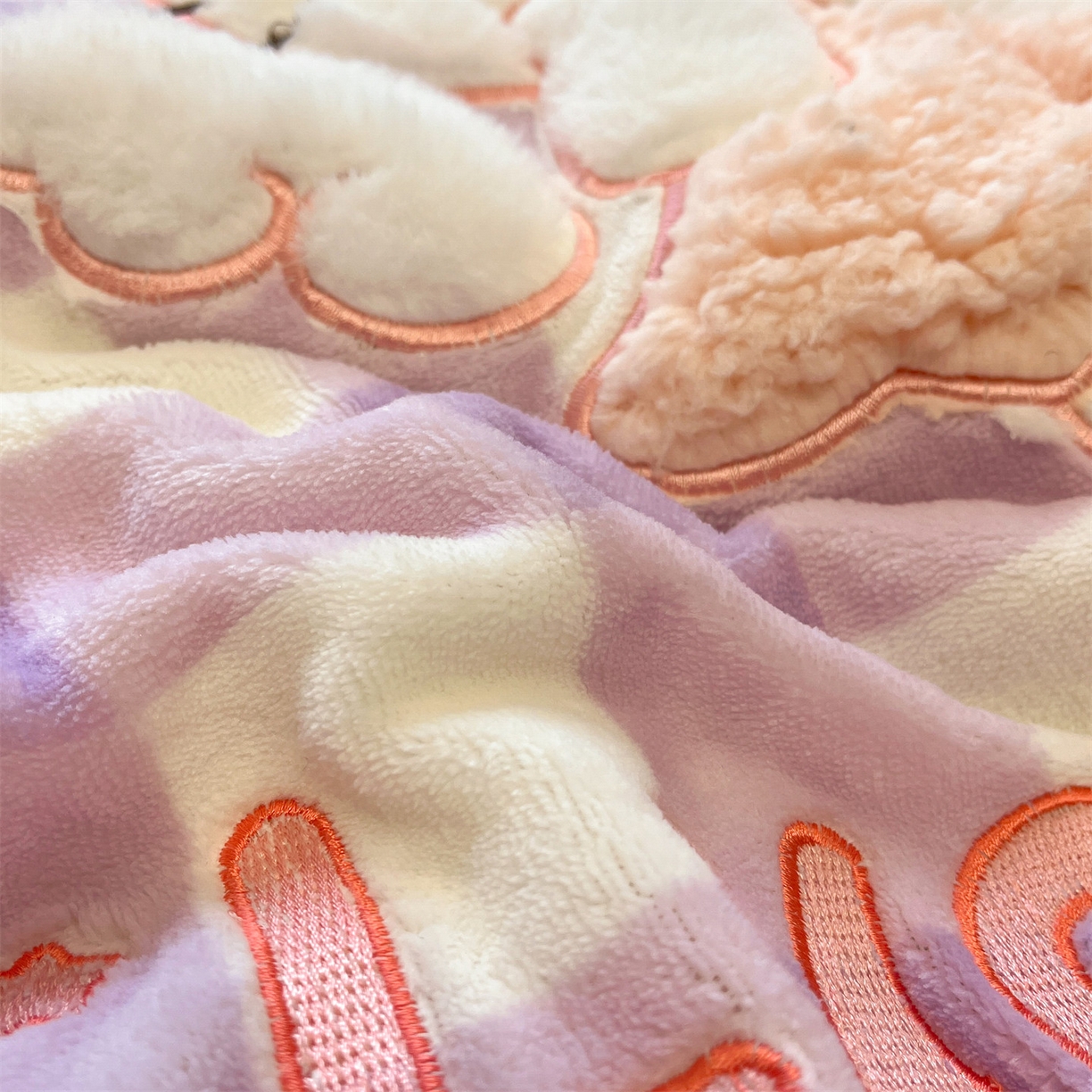 91家纺网 家纺一手货源 找家纺 星座家纺 2025新款A类牛奶绒贴布绣冬被被子被芯 Lucky猫