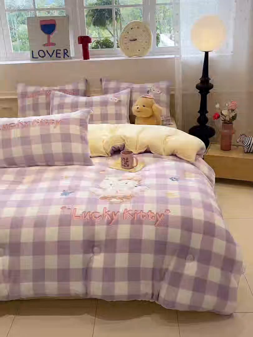 91家纺网 家纺一手货源 找家纺 星座家纺 2025新款A类牛奶绒贴布绣冬被被子被芯 Lucky猫