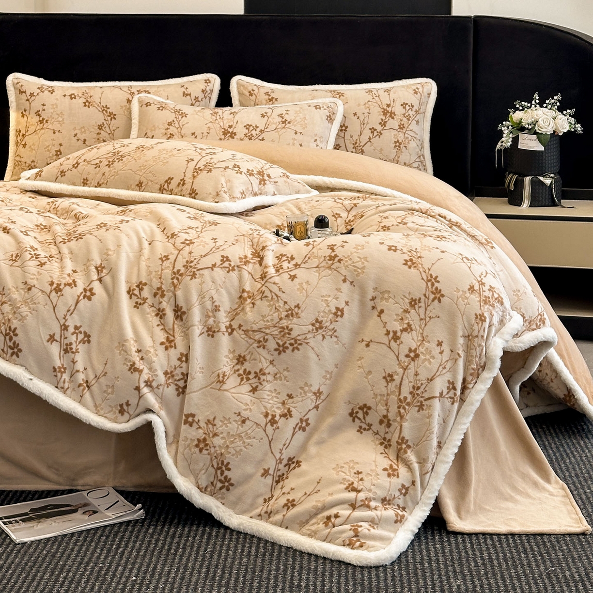 91家纺网 家纺一手货源 找家纺 如一 2025新款立体雕花牛奶绒兔毛包边四件套 山茶 -咖