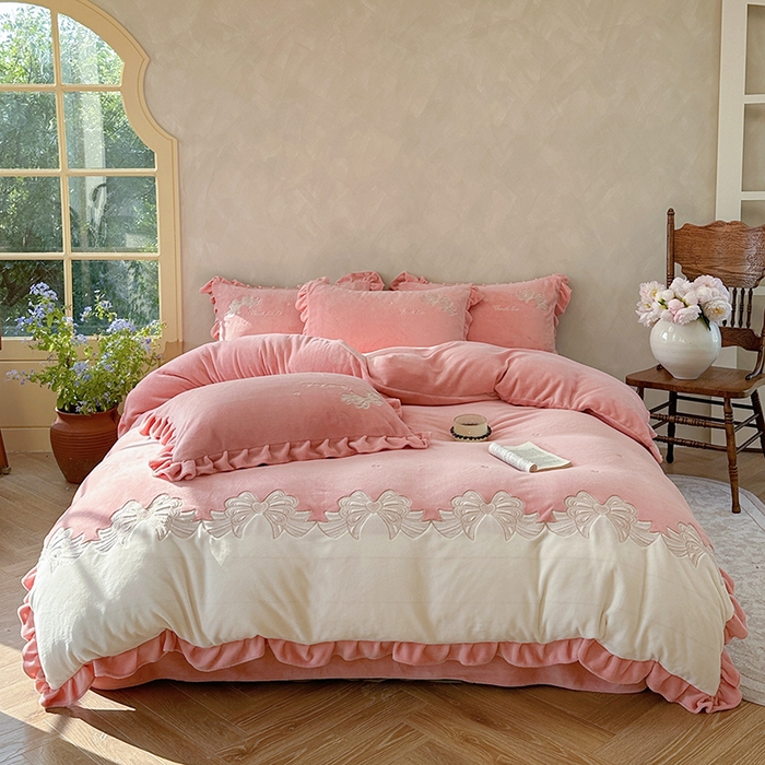 91家纺网 家纺一手货源 找家纺 （总）可以家居 2025新款高克重全消光超细旦奶芙云绒四件套-玛利亚系列-莫妮卡