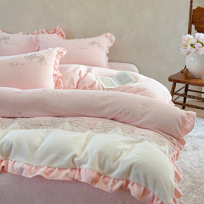 91家纺网 家纺一手货源 找家纺 可以家居 2025新款高克重全消光超细旦奶芙云绒四件套-玛利亚系列-莫妮卡 莫妮卡贵族粉