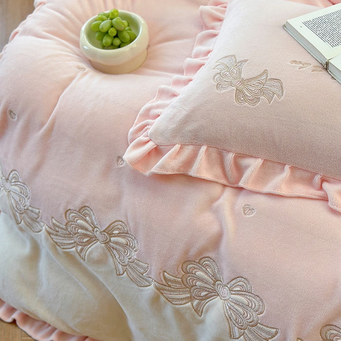 91家纺网 家纺一手货源 找家纺 可以家居 2025新款高克重全消光超细旦奶芙云绒四件套-玛利亚系列-莫妮卡 莫妮卡贵族粉