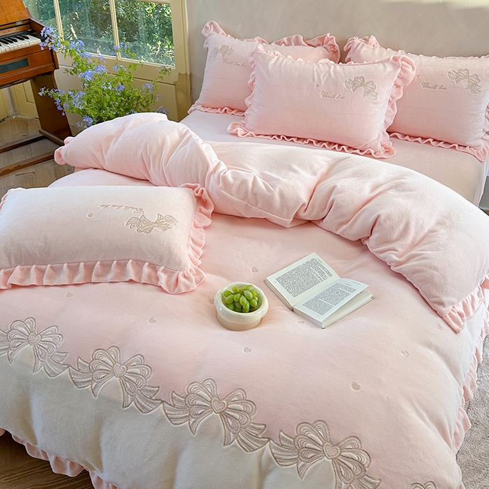 91家纺网 家纺一手货源 找家纺 可以家居 2025新款高克重全消光超细旦奶芙云绒四件套-玛利亚系列-莫妮卡 莫妮卡贵族粉