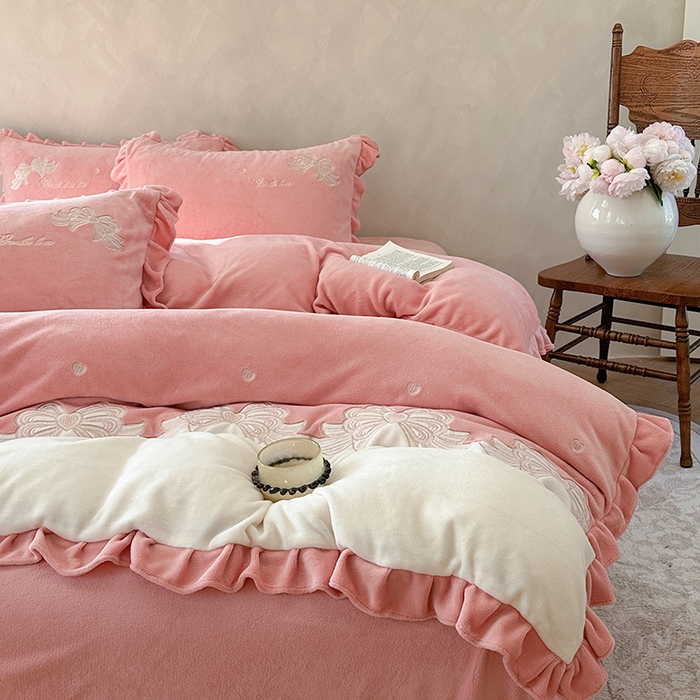 91家纺网 家纺一手货源 找家纺 可以家居 2025新款高克重全消光超细旦奶芙云绒四件套-玛利亚系列-莫妮卡 莫妮卡粉豆沙