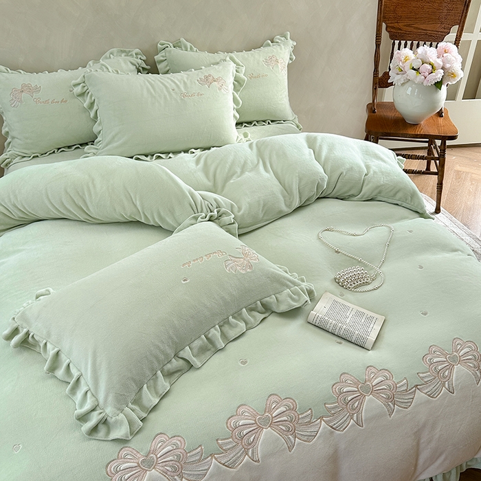 91家纺网 家纺一手货源 找家纺 可以家居 2025新款高克重全消光超细旦奶芙云绒四件套-玛利亚系列-莫妮卡 莫妮卡新芽绿