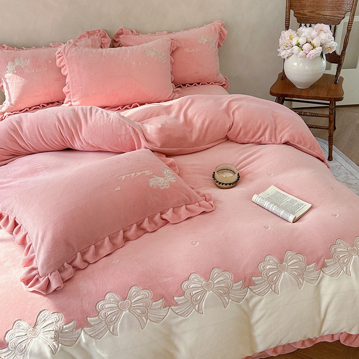 91家纺网 家纺一手货源 找家纺 可以家居 2025新款高克重全消光超细旦奶芙云绒四件套-玛利亚系列-莫妮卡 莫妮卡粉豆沙