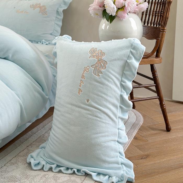 91家纺网 家纺一手货源 找家纺 可以家居 2025新款高克重全消光超细旦奶芙云绒四件套-玛利亚系列-莫妮卡 莫妮卡清雅蓝