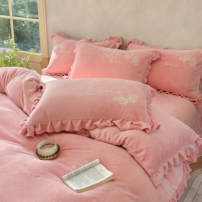 91家纺网 家纺一手货源 找家纺 可以家居 2025新款高克重全消光超细旦奶芙云绒四件套-玛利亚系列-莫妮卡 莫妮卡粉豆沙