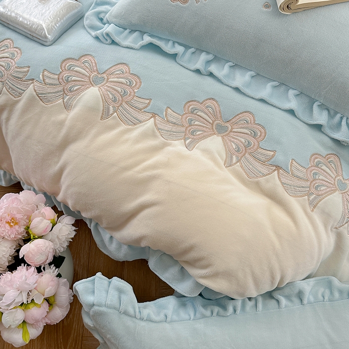 91家纺网 家纺一手货源 找家纺 可以家居 2025新款高克重全消光超细旦奶芙云绒四件套-玛利亚系列-莫妮卡 莫妮卡清雅蓝