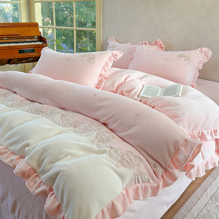 91家纺网 家纺一手货源 找家纺 可以家居 2025新款高克重全消光超细旦奶芙云绒四件套-玛利亚系列-莫妮卡 莫妮卡贵族粉