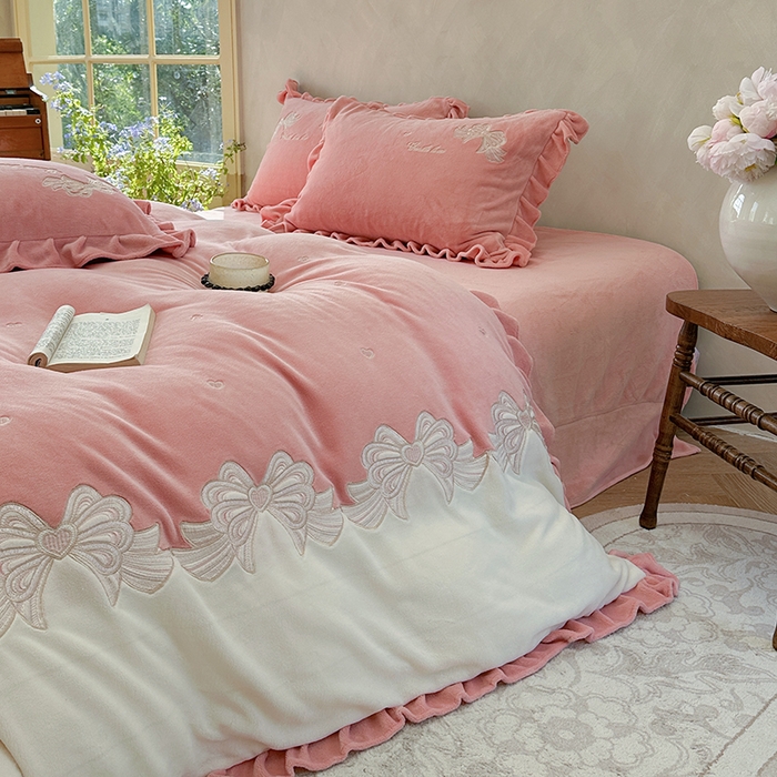 91家纺网 家纺一手货源 找家纺 可以家居 2025新款高克重全消光超细旦奶芙云绒四件套-玛利亚系列-莫妮卡 莫妮卡粉豆沙