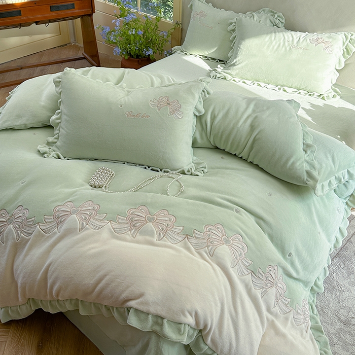 91家纺网 家纺一手货源 找家纺 可以家居 2025新款高克重全消光超细旦奶芙云绒四件套-玛利亚系列-莫妮卡 莫妮卡新芽绿