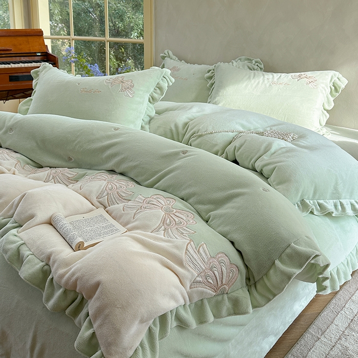 91家纺网 家纺一手货源 找家纺 可以家居 2025新款高克重全消光超细旦奶芙云绒四件套-玛利亚系列-莫妮卡 莫妮卡新芽绿