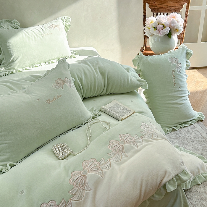 91家纺网 家纺一手货源 找家纺 可以家居 2025新款高克重全消光超细旦奶芙云绒四件套-玛利亚系列-莫妮卡 莫妮卡新芽绿