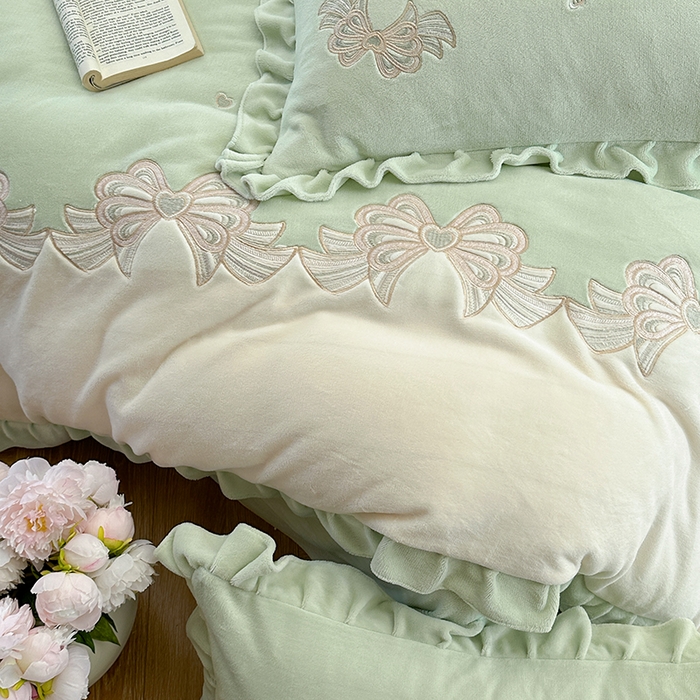 91家纺网 家纺一手货源 找家纺 可以家居 2025新款高克重全消光超细旦奶芙云绒四件套-玛利亚系列-莫妮卡 莫妮卡新芽绿