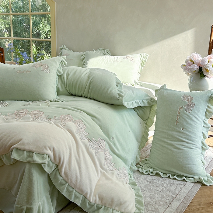 91家纺网 家纺一手货源 找家纺 可以家居 2025新款高克重全消光超细旦奶芙云绒四件套-玛利亚系列-莫妮卡 莫妮卡新芽绿