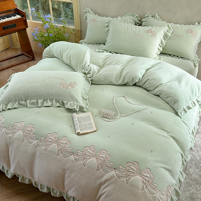 91家纺网 家纺一手货源 找家纺 可以家居 2025新款高克重全消光超细旦奶芙云绒四件套-玛利亚系列-莫妮卡 莫妮卡新芽绿