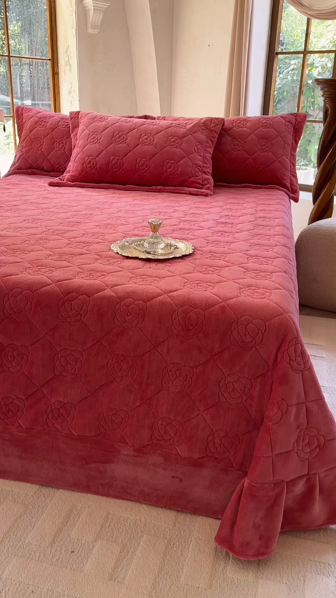 91家纺网 家纺一手货源 找家纺 7V 2025新款牛奶绒床盖 豆沙