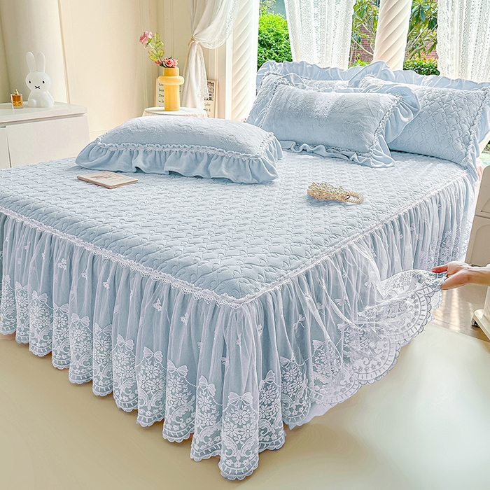 91家纺网 家纺一手货源 找家纺 罗艺轩 【控价】2025新款立体雕花牛奶绒加厚保暖床裙款三件套-安琪儿 安琪儿-蓝