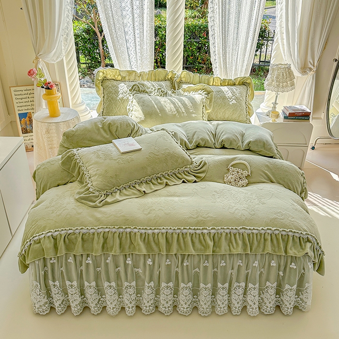 91家纺网 家纺一手货源 找家纺 罗艺轩 【控价】2025新款立体雕花牛奶绒加厚保暖床裙款三件套-安琪儿 安琪儿-绿