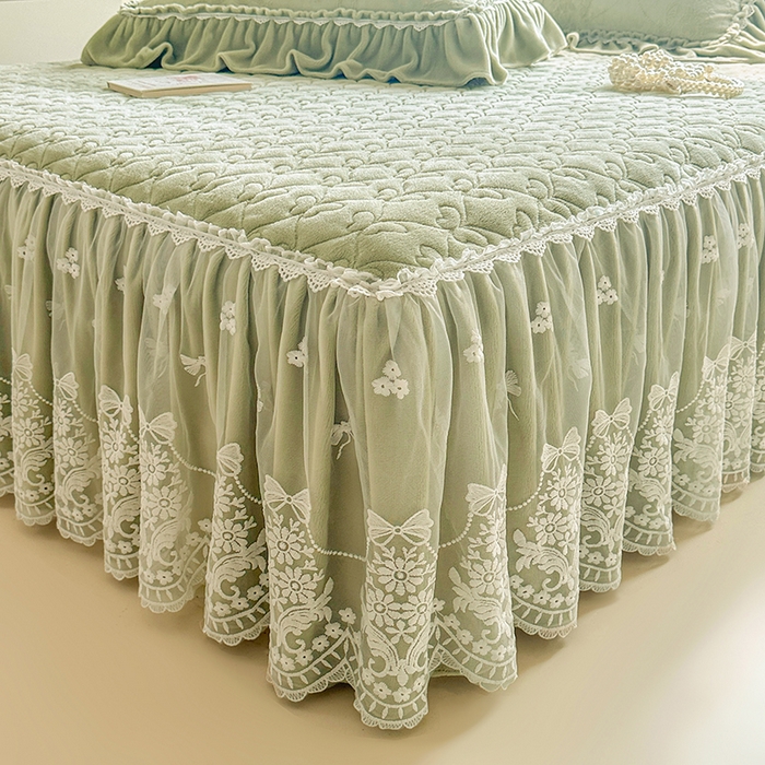 91家纺网 家纺一手货源 找家纺 罗艺轩 【控价】2025新款立体雕花牛奶绒加厚保暖床裙款三件套-安琪儿 安琪儿-绿