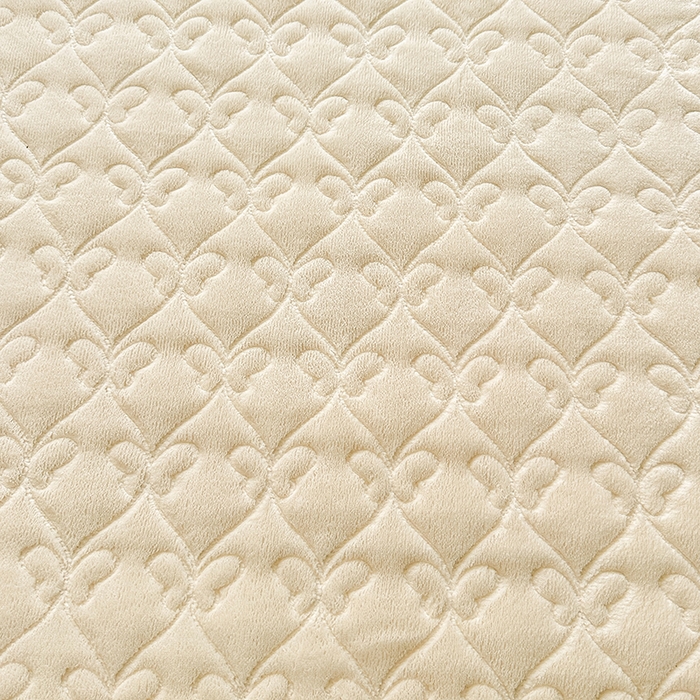 91家纺网 家纺一手货源 找家纺 罗艺轩 【控价】2025新款立体雕花牛奶绒加厚保暖床裙款三件套-安琪儿 安琪儿-米黄