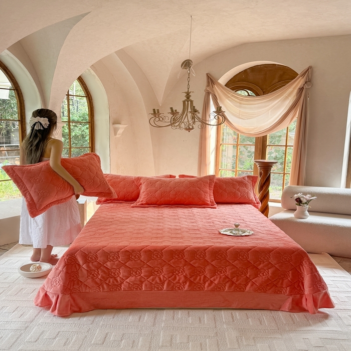 91家纺网 家纺一手货源 找家纺 7V 2025新款牛奶绒床盖 奶桔