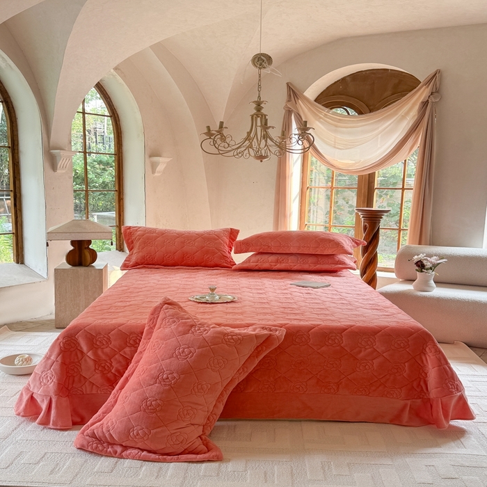 91家纺网 家纺一手货源 找家纺 7V 2025新款牛奶绒床盖 奶桔